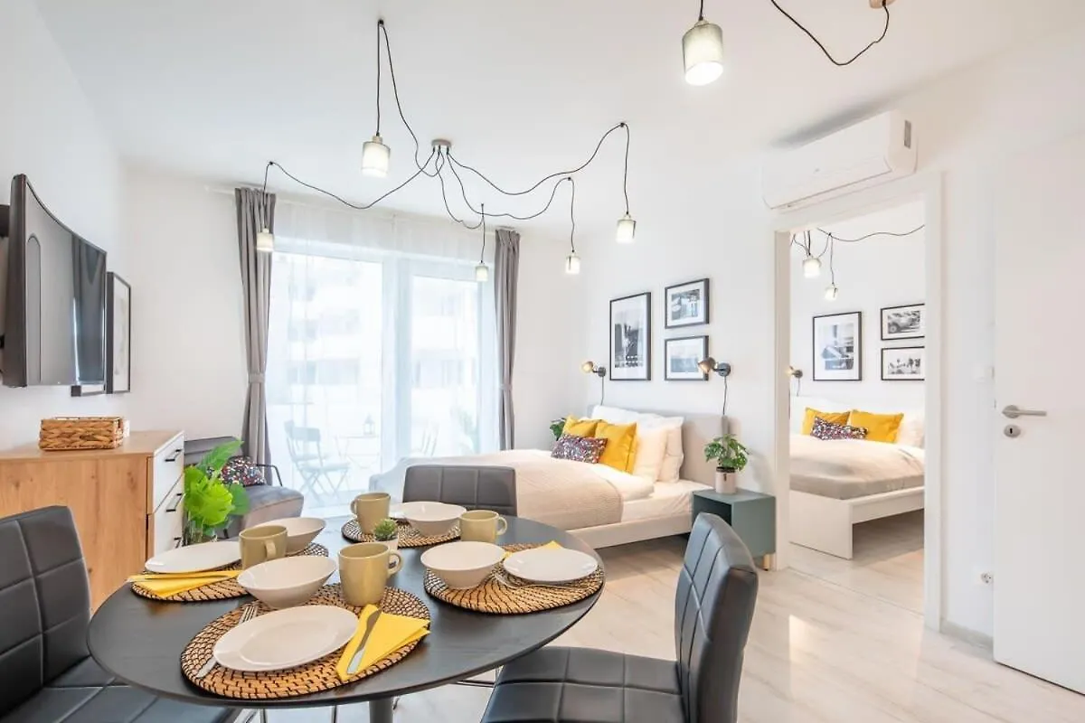 Brand New Apartment With Garage Будапешт